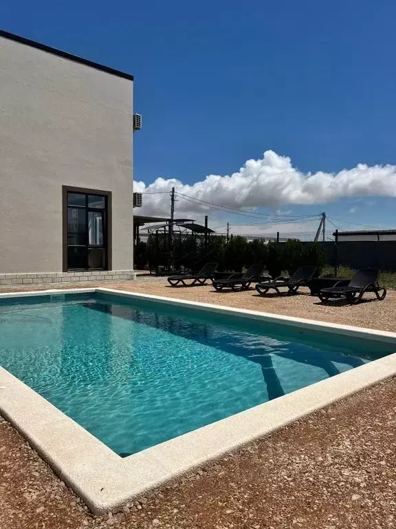 Дом в Крым, Черноморский район, Оленевское с/пос, с. Оленевка ул. ... - Фото 2