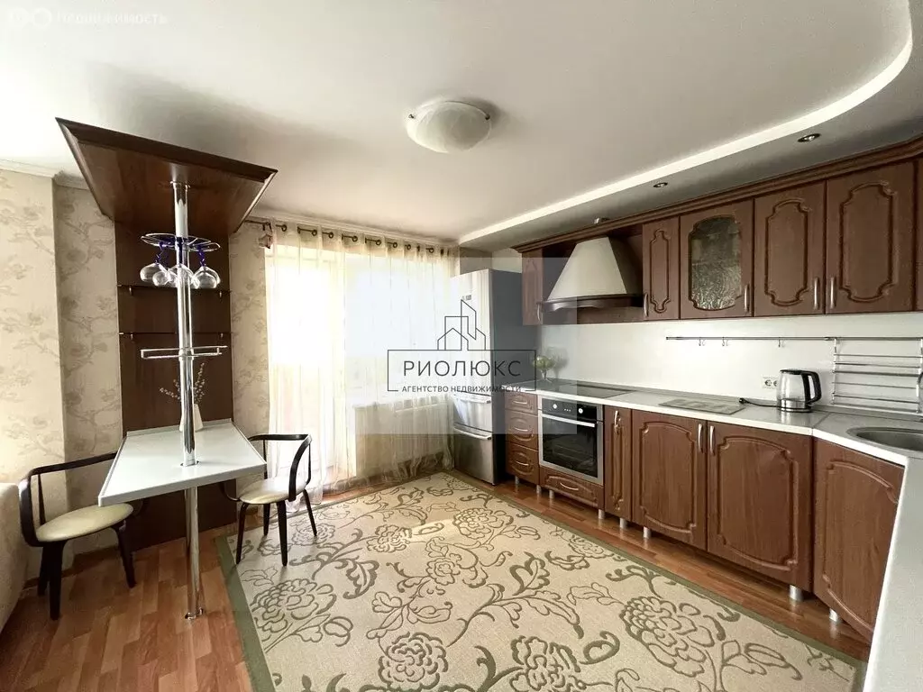 3-комнатная квартира: Магнитогорск, улица Тевосяна, 4А (90 м) - Фото 1