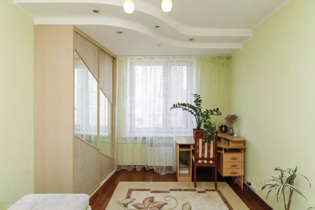 3-к кв. Тюменская область, Тюмень Заречный проезд, 37к2 (81.0 м) - Фото 0