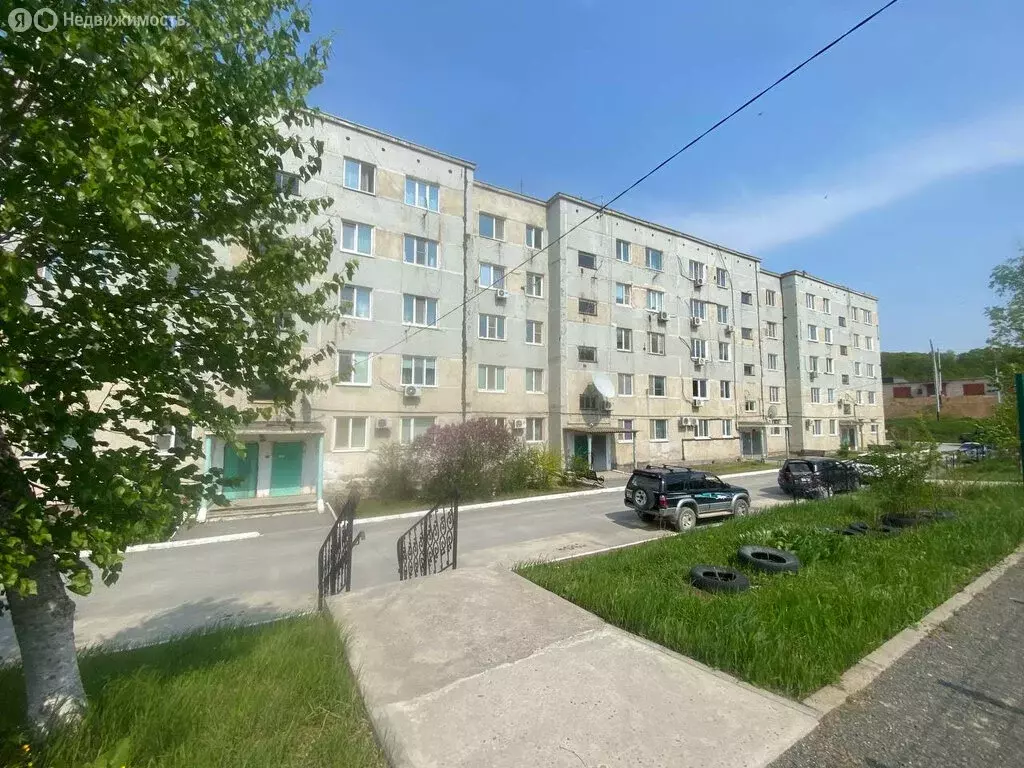 2-комнатная квартира: Большой Камень, улица Дзержинского, 5 (48.6 м) - Фото 0