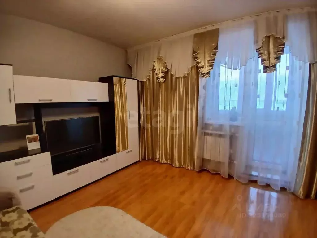 2-к кв. Ямало-Ненецкий АО, Салехард Комсомольская ул., 13 (53.2 м) - Фото 1