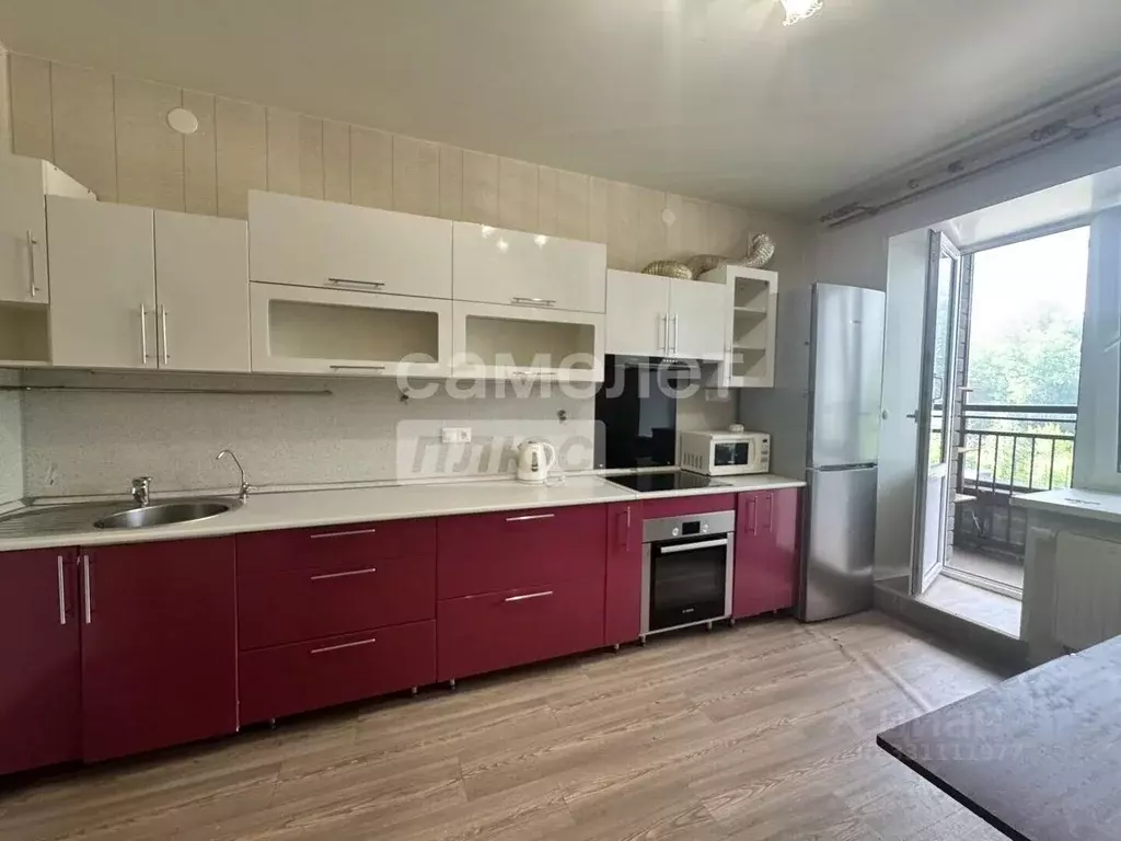 3-к кв. Татарстан, Казань ул. Рауиса Гареева, 98 (80.7 м) - Фото 1