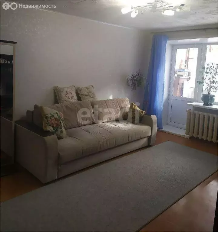 3-комнатная квартира: Бирск, улица 8 Марта, 32 (57.4 м) - Фото 1