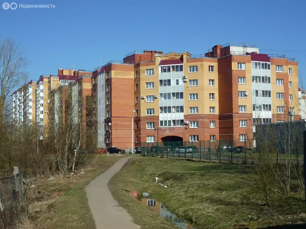 1-комнатная квартира: деревня Малые Колпаны, микрорайон Речной, 2 ... - Фото 0