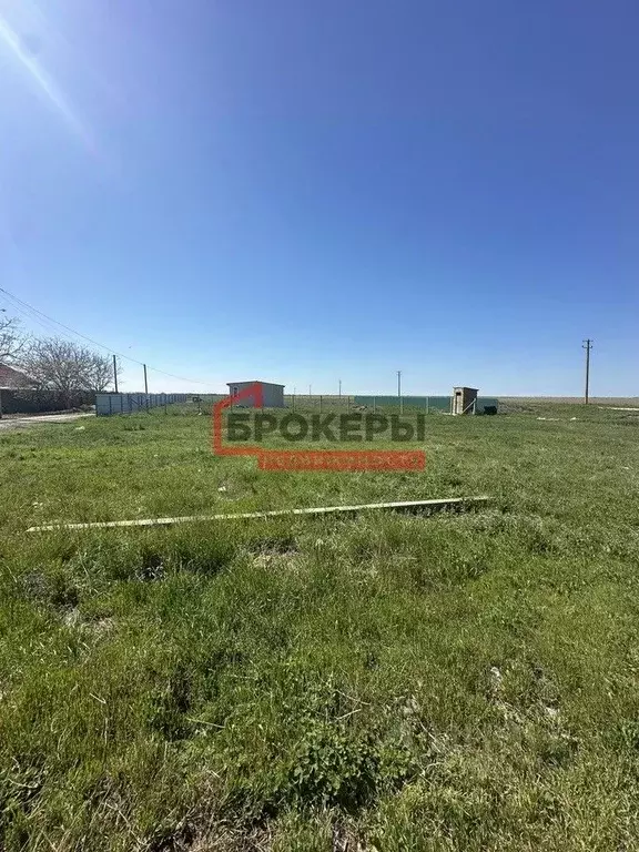 Участок в Крым, Сакский район, Охотниковское с/пос, с. Орлянка ул. ... - Фото 0