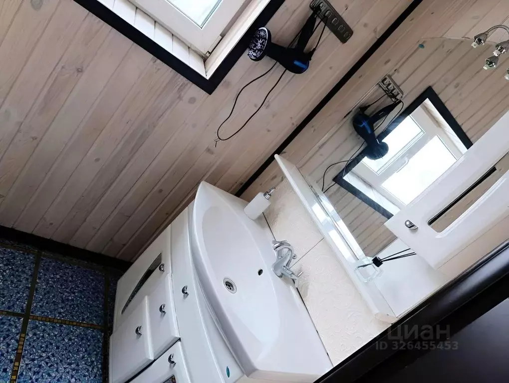 Дом в Ленинградская область, Приозерский район, Петровское с/пос, д. ... - Фото 2