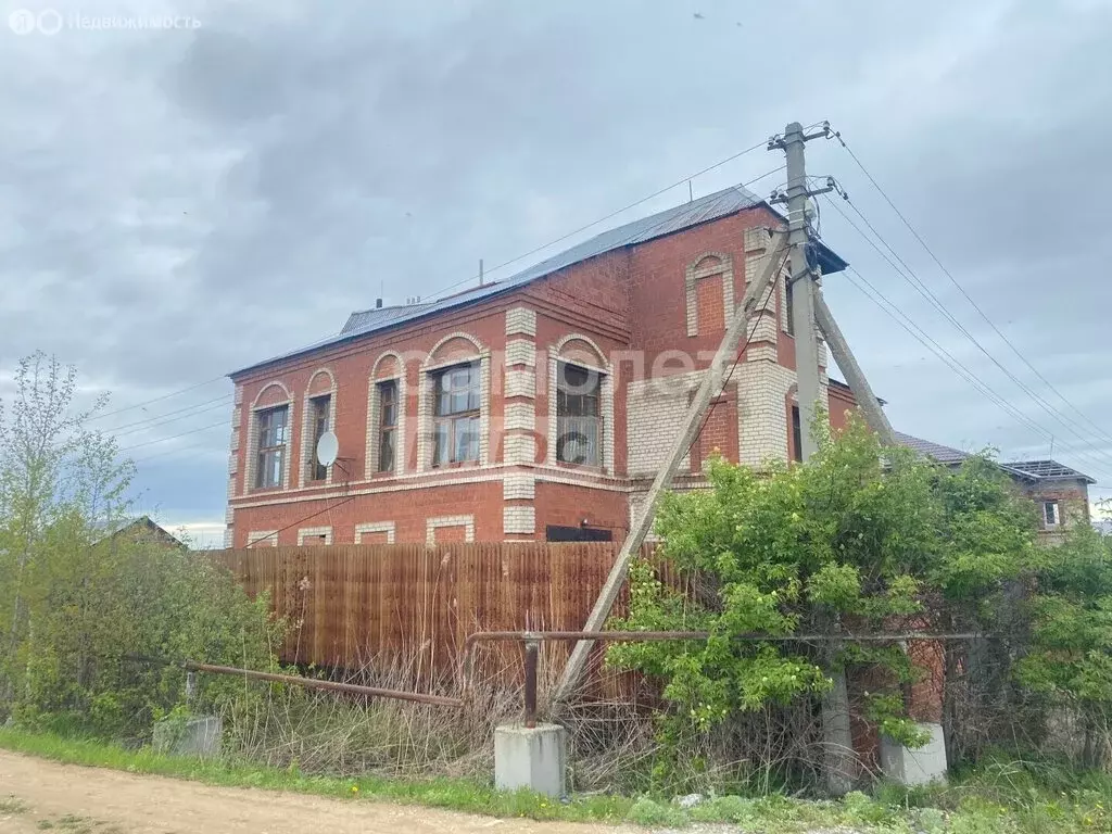 Дом в Копейский городской округ, село Синеглазово (549.5 м) - Фото 1