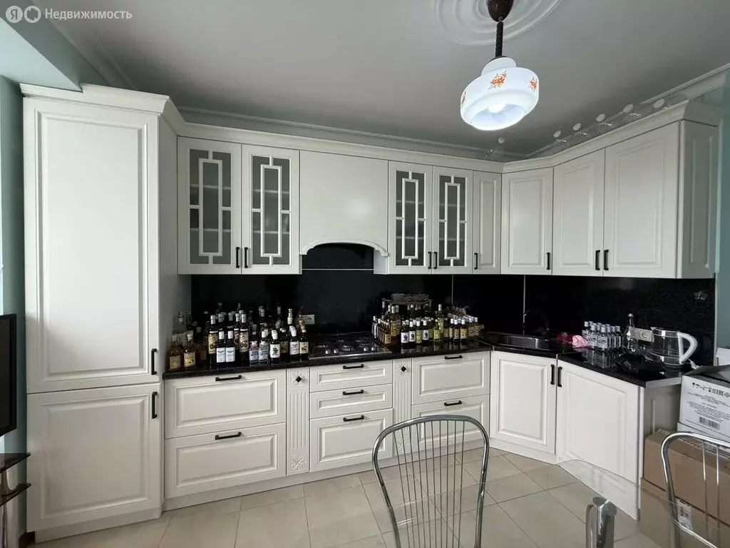 2-комнатная квартира: Дербент, улица У. Буйнакского, 8 (75 м) - Фото 1