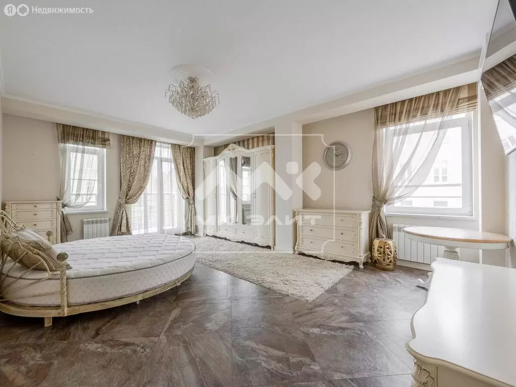 3-комнатная квартира: Санкт-Петербург, 17-я линия Васильевского ... - Фото 1