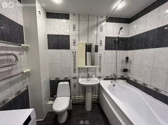 1-комнатная квартира: Тюмень, улица Мельникайте, 142А (43.9 м) - Фото 2