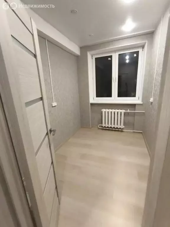 1к в 4-комнатной квартире (21.7 м) - Фото 1