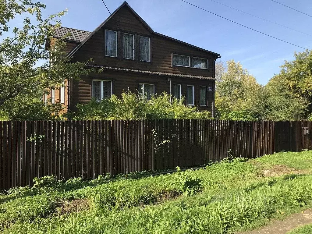 Дом в Ленинградская область, Гатчинский район, Вырица городской ... - Фото 0