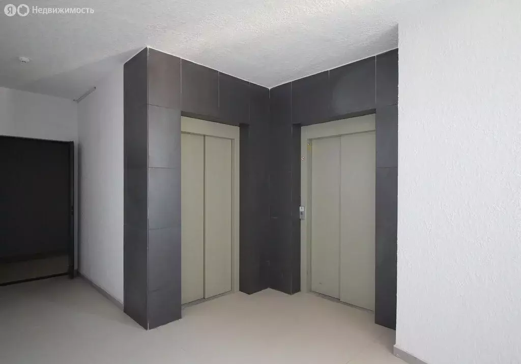 2-комнатная квартира: Калининград, Крымский проезд, 2 (67.9 м) - Фото 1