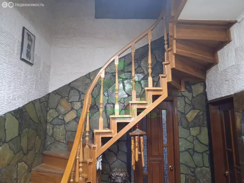 Дом в Крымск, улица Кирова (291.9 м) - Фото 1