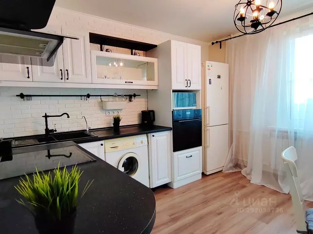 2-к кв. Краснодарский край, Крымск Надежда мкр, ул. Надежды, 4 (52.0 ... - Фото 1