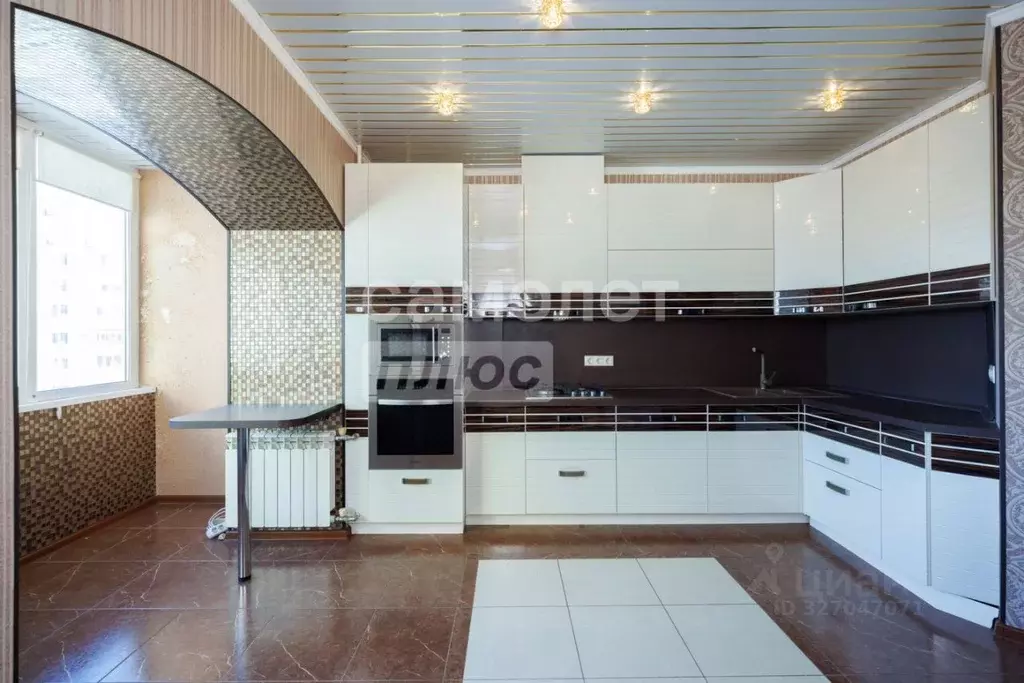 2-к кв. Брянская область, Брянск ул. Ромашина, 58к2 (69.6 м) - Фото 1