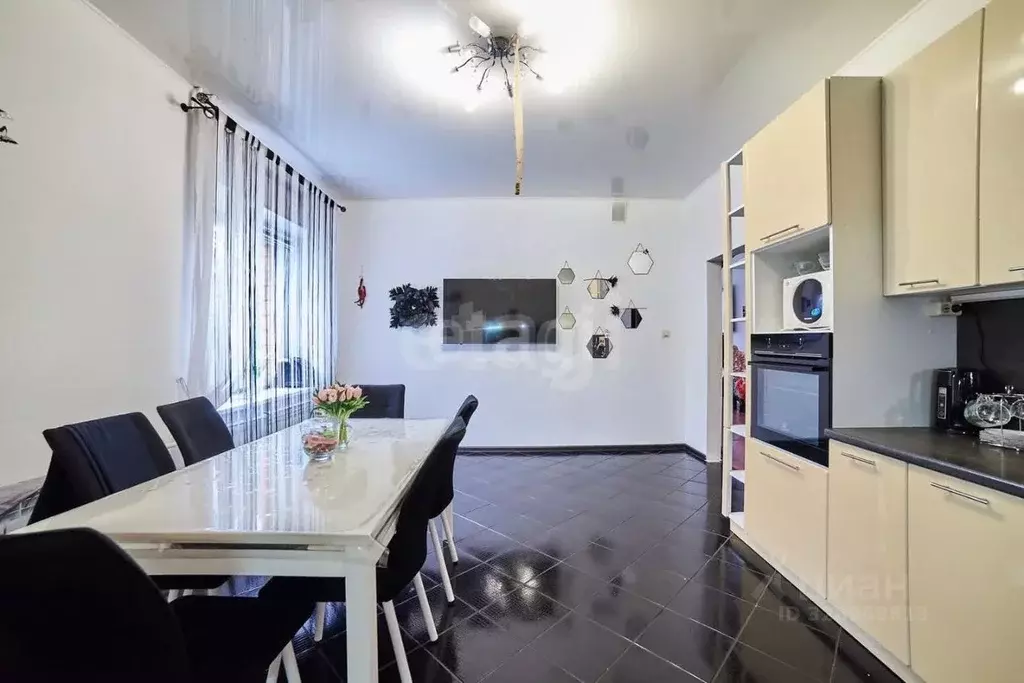 Дом в Башкортостан, Стерлитамакский район, Отрадовский сельсовет, с. ... - Фото 2