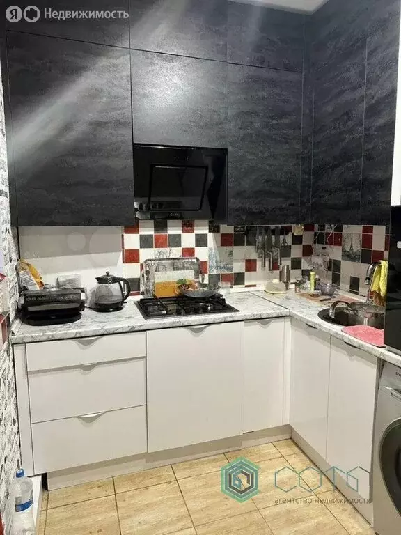 3-комнатная квартира: Калининград, улица Клавы Назаровой, 33 (53.6 м) - Фото 1
