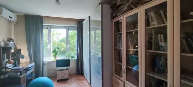 Продается 2-комнатная квартира - Фото 1