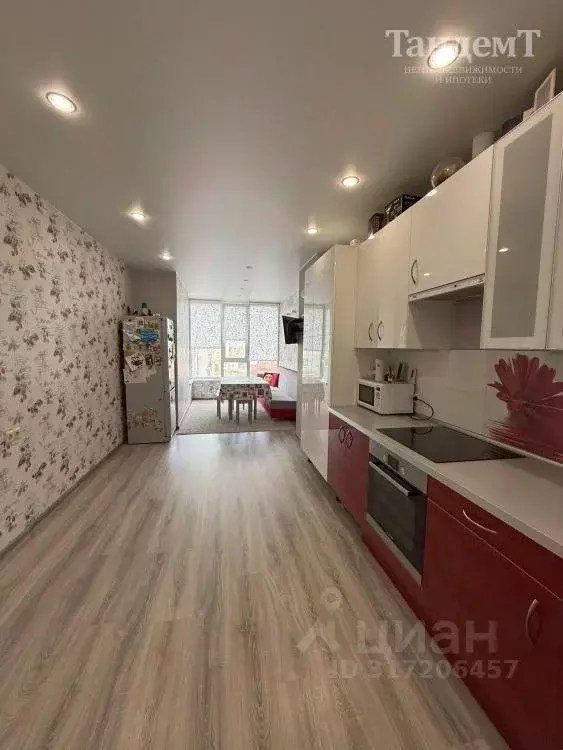 3-к кв. Омская область, Омск ул. Ватутина, 14 (96.9 м) - Фото 0