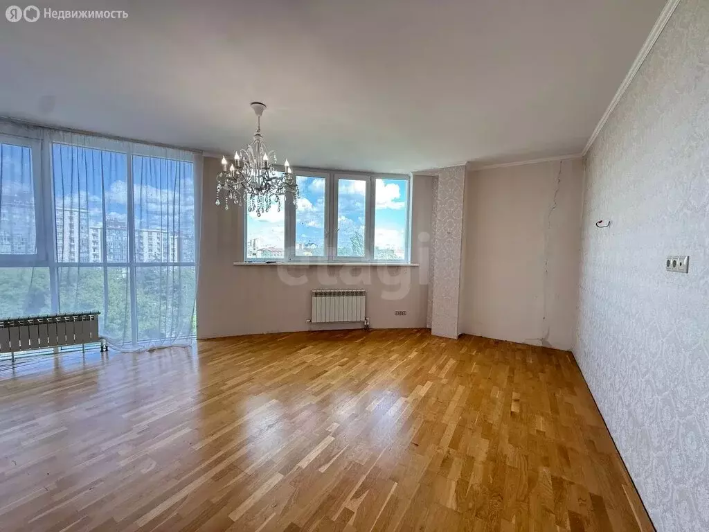 3-комнатная квартира: Белгород, Садовая улица, 3А (100 м) - Фото 1