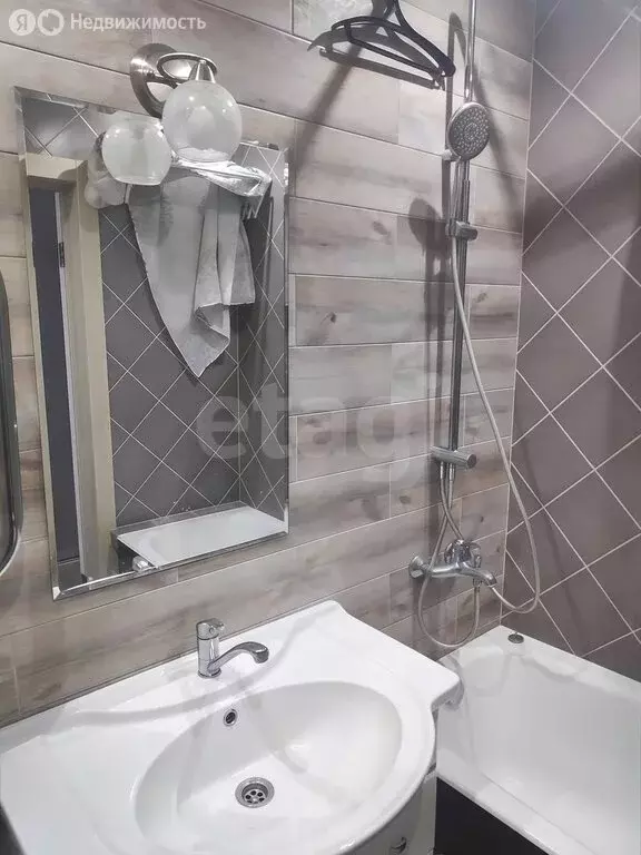 Квартира-студия: Тюмень, улица Новосёлов, 117 (16 м) - Фото 2