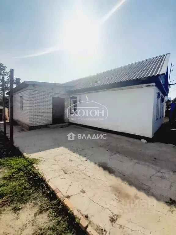 Дом в Калмыкия, Элиста ул. Чернышевского (100 м) - Фото 2