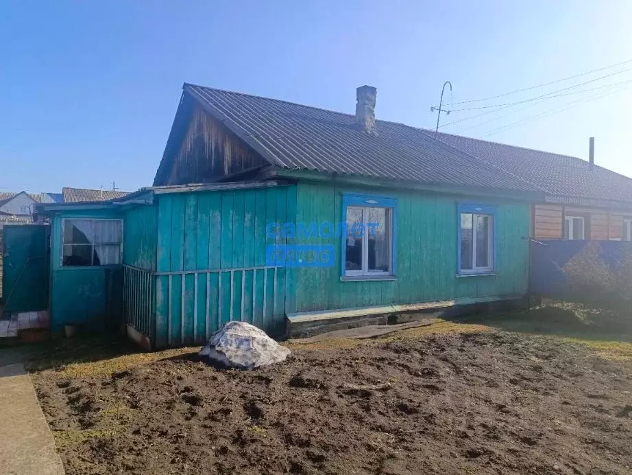 Дом в Алтайский край, Бийский район, с. Малоенисейское Советская ул., ... - Фото 0