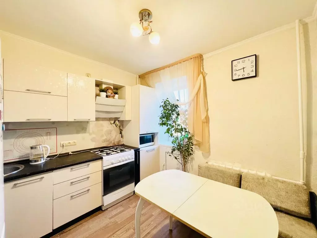 2-к кв. Татарстан, Казань ул. Кутузова, 8 (56.5 м) - Фото 0