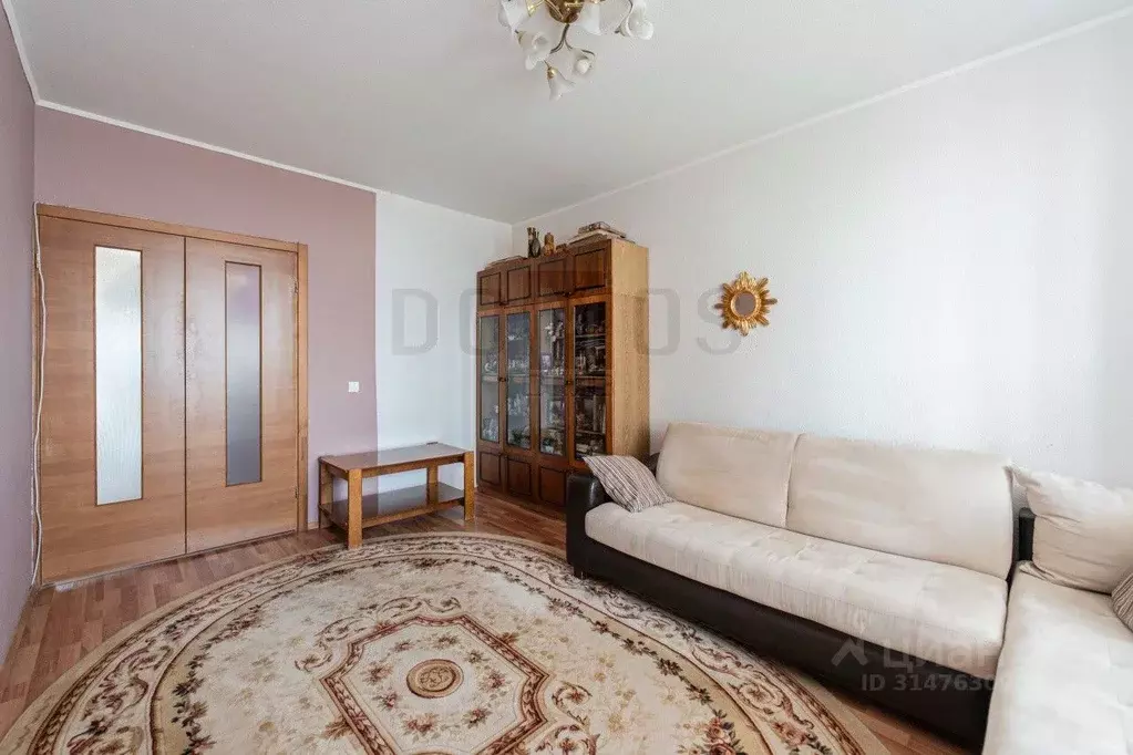 2-к кв. Свердловская область, Екатеринбург ул. Гастелло, 32А (60.9 м) - Фото 2