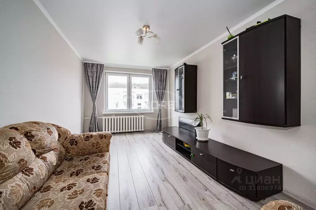 2-к кв. Калининградская область, Балтийск ул. Литке, 9 (46.8 м) - Фото 0
