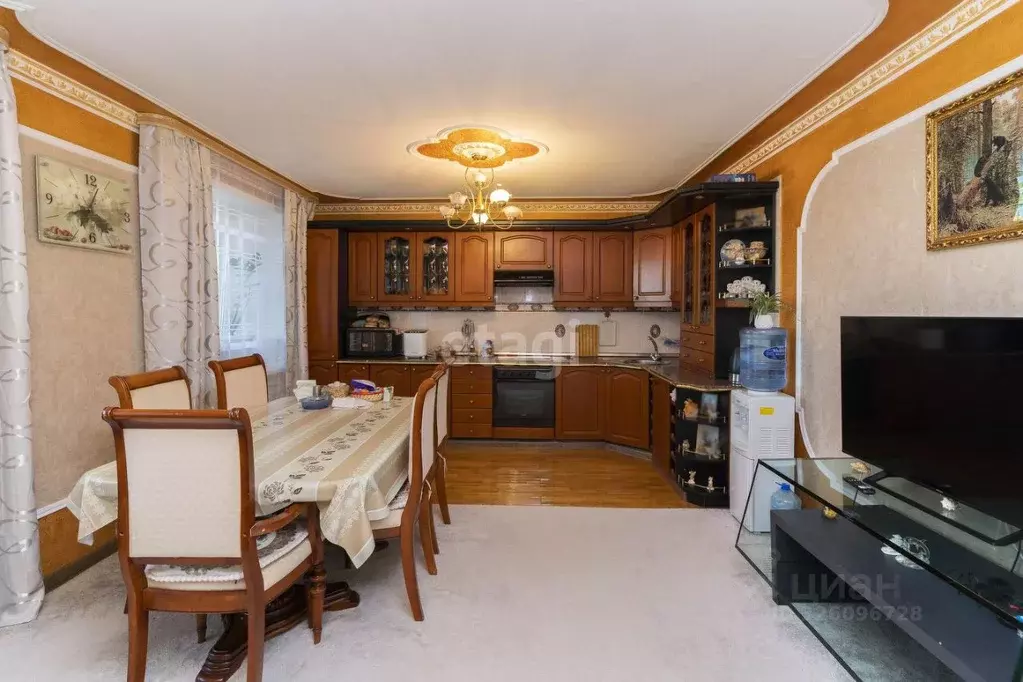 3-к кв. Тюменская область, Тюмень ул. 30 лет Победы, 132 (113.2 м) - Фото 1