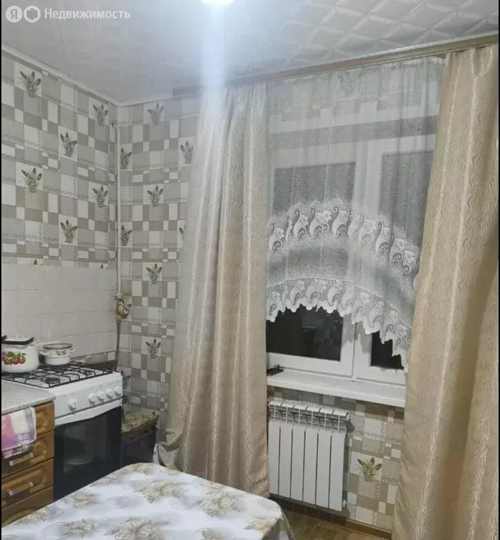 1-комнатная квартира: Балаково, улица Факел Социализма, 12 (37.3 м) - Фото 0