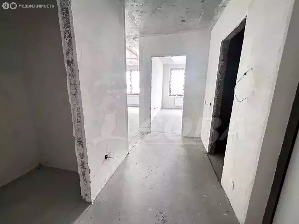 3-комнатная квартира: Тюмень, улица Вице-адмирала Воронцова, 1 (71 м) - Фото 0