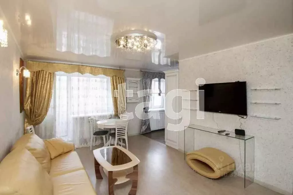 2-к кв. Тюменская область, Тюмень ул. Республики, 169 (70.0 м) - Фото 1