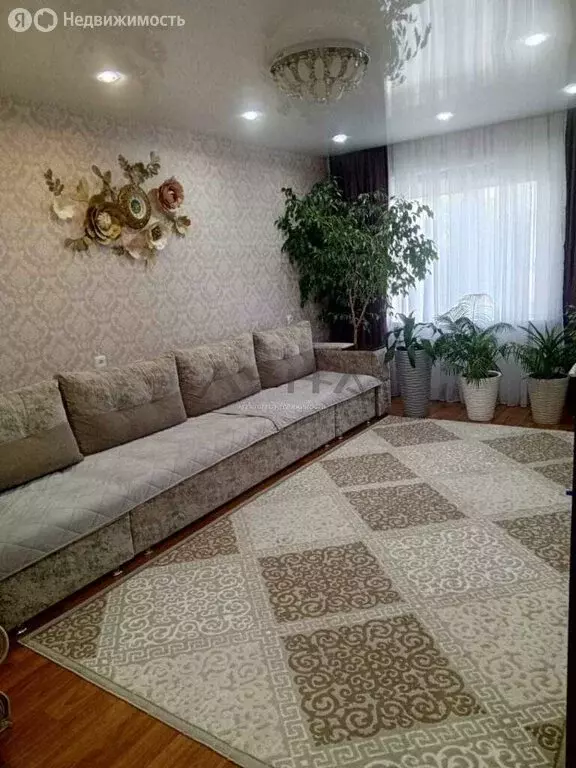 3-комнатная квартира: Набережные Челны, посёлок ЗЯБ, улица Тан, 231 ... - Фото 0