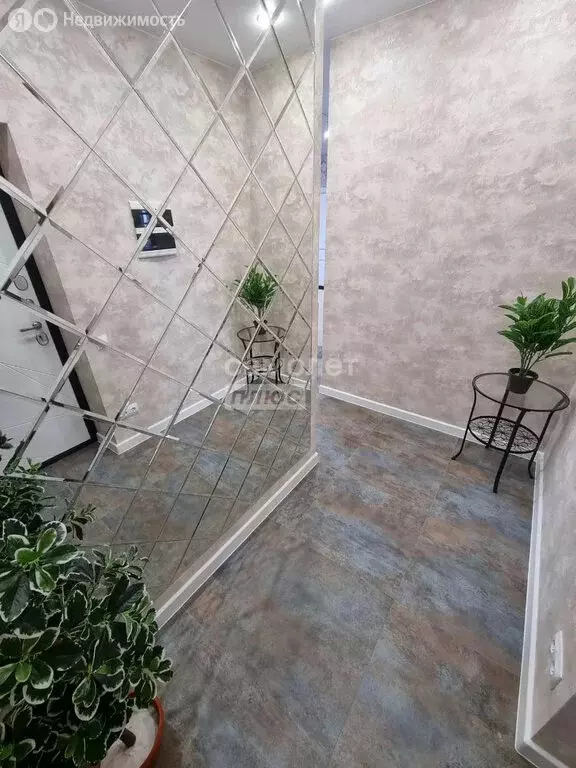 3-комнатная квартира: Омск, улица Красный Путь, 143к7 (60 м) - Фото 1