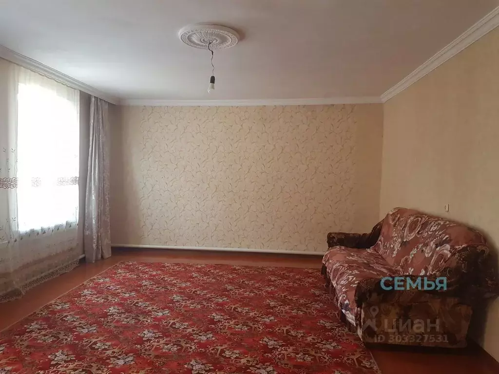 Дом в Северная Осетия, Беслан Правобережный район, ул. Мира (100 м) - Фото 1