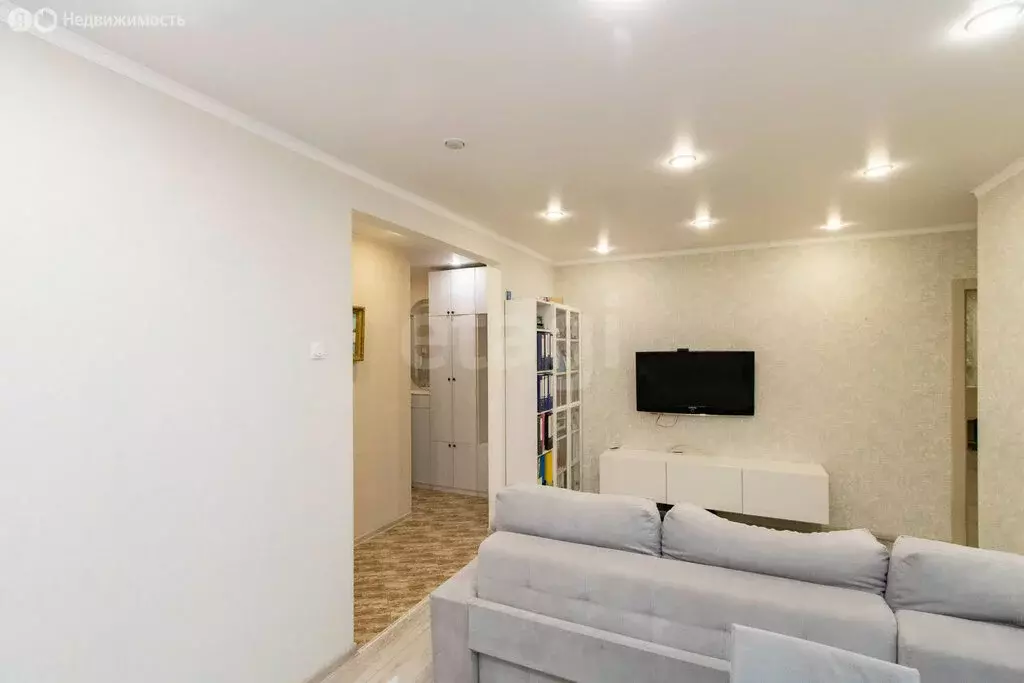 3-комнатная квартира: Тюмень, Севастопольская улица, 37 (58 м) - Фото 2