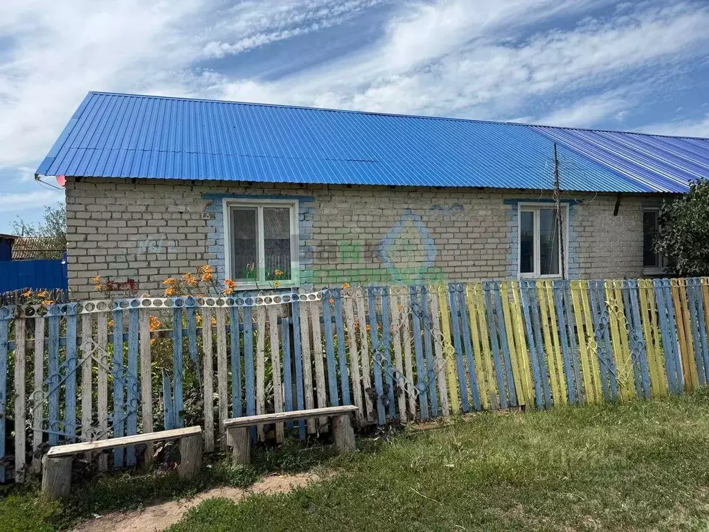 Дом в Саратовская область, Балаковский район, с. Маянга Молодежная ... - Фото 0