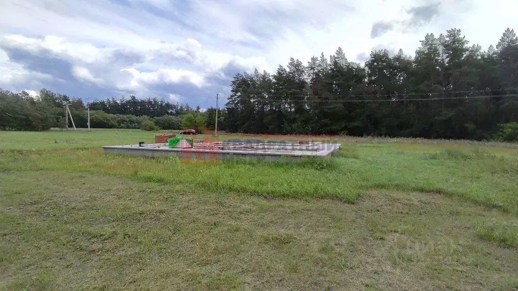 Участок в Белгородская область, Старооскольский городской округ, с. ... - Фото 1