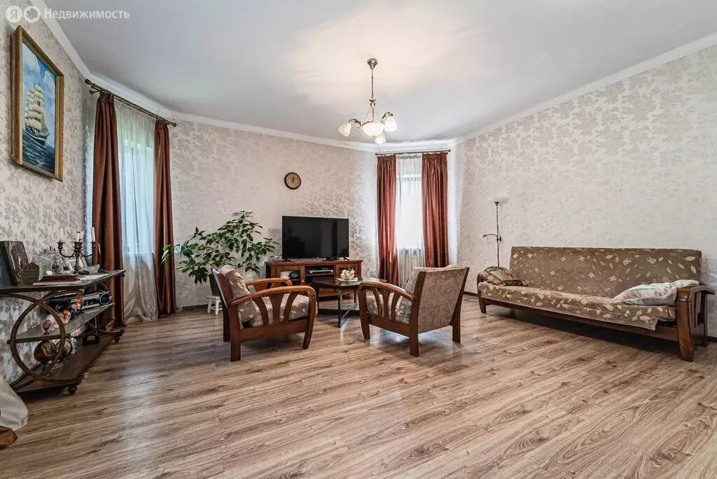 Дом в Калининград, улица Владимира Высоцкого, 15 (256 м) - Фото 1