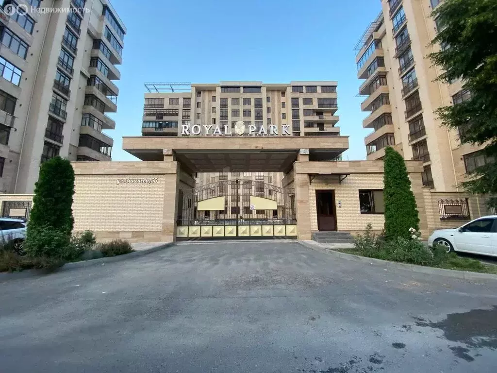 3-комнатная квартира: Владикавказ, улица Зангиева, 55 (120 м) - Фото 0