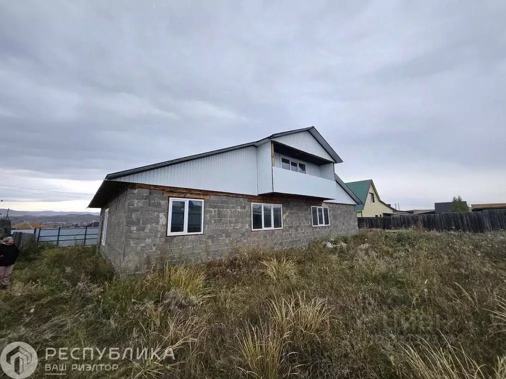 Дом в Хакасия, Ширинский район, с. Шира ул. Олимпийская (339 м) - Фото 1