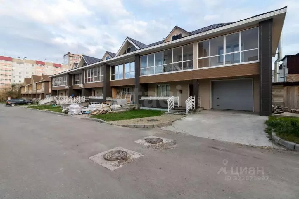 Таунхаус в Красноярский край, Красноярск Пасхальная ул., 9 (232 м) - Фото 1