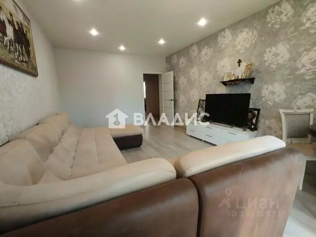 2-к кв. Алтайский край, Барнаул ул. Никитина, 133 (57.9 м) - Фото 1
