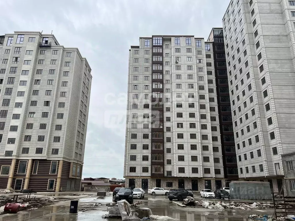 3-к кв. Дагестан, Махачкала ул. Азизова, 44Г (97.0 м) - Фото 0