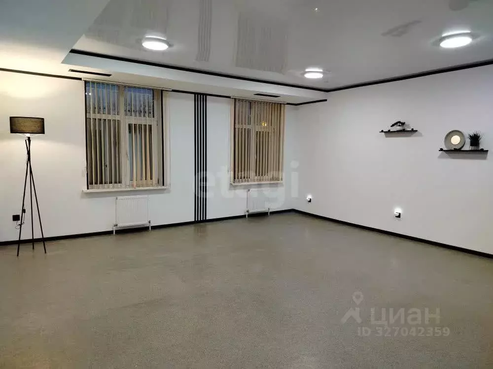 Офис в Астраханская область, Астрахань Красная Набережная ул., 27/21 ... - Фото 1