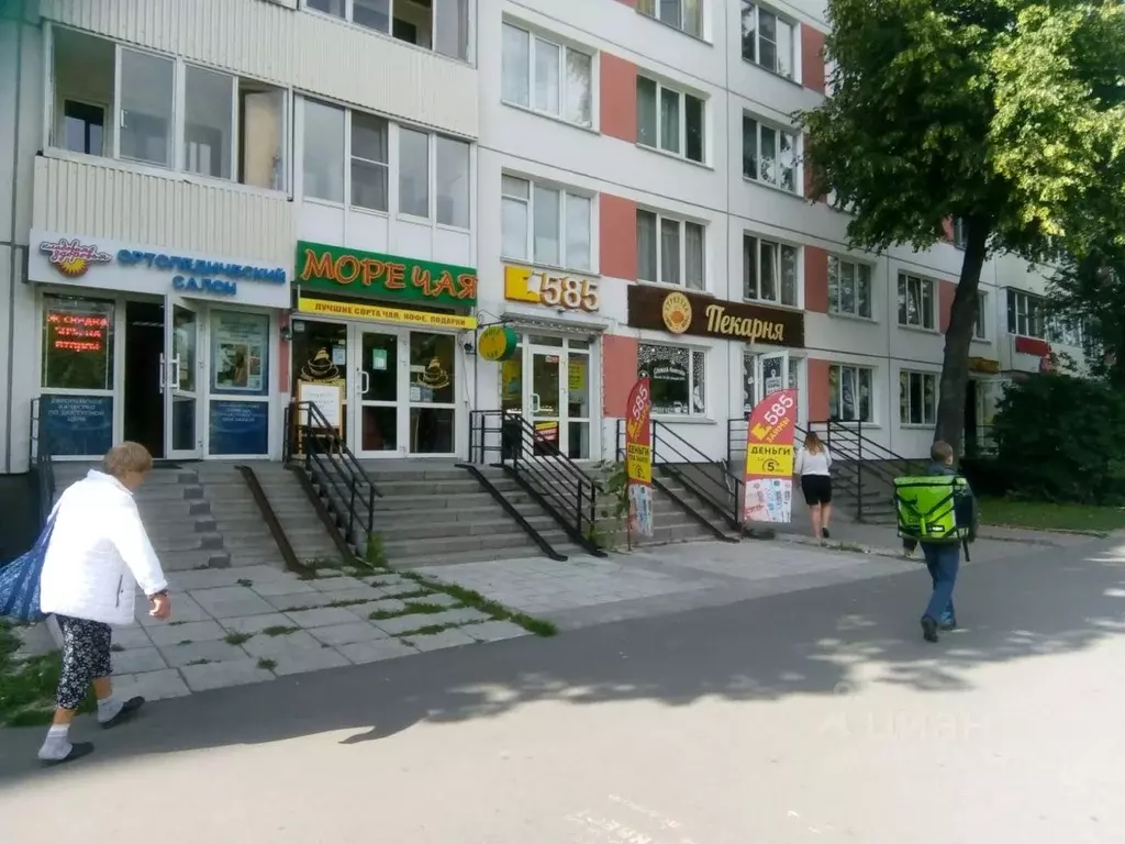 Торговая площадь в Санкт-Петербург ул. Белы Куна, 8 (44 м) - Фото 1