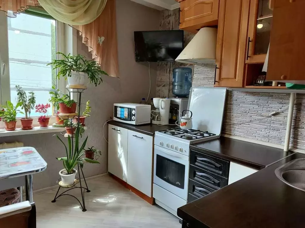 Победы 83 самара. Стенка гдр советских времен. Улица пучковка, 19д. Апартаменты самара посуточно. Вилла валенсия алушта.